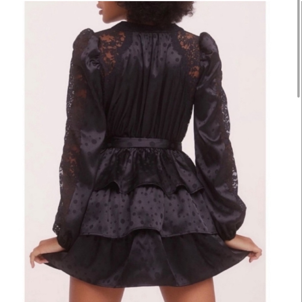 Traded for Love and Lemons Black Fluer Embroidered Robe - Picture 3 of 3